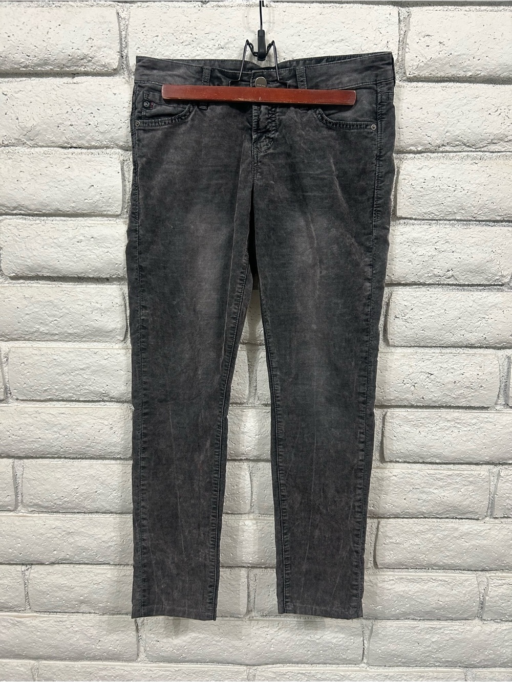 Dear John Gray Wash Corduroy Cropped Straight Leg Pants Women’s 25 (US 0/2)